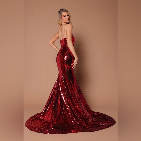 Red sequined maxi dress - Picture 2 of 4